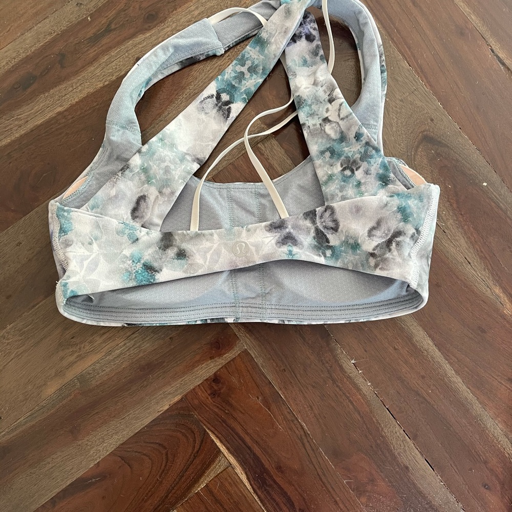 Lululemon bra - Picture 2 of 3